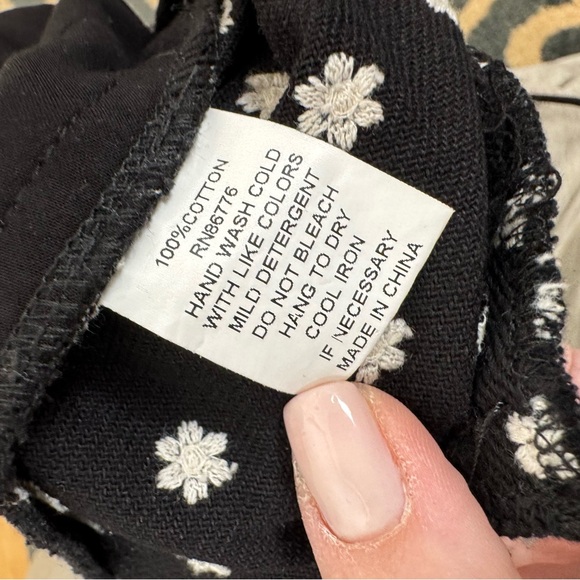 209wst38 Elegant Black and White Floral Mini Skirt - Picture 8 of 8